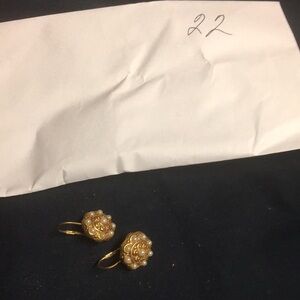 Elegant Gold and Pearl Earrings